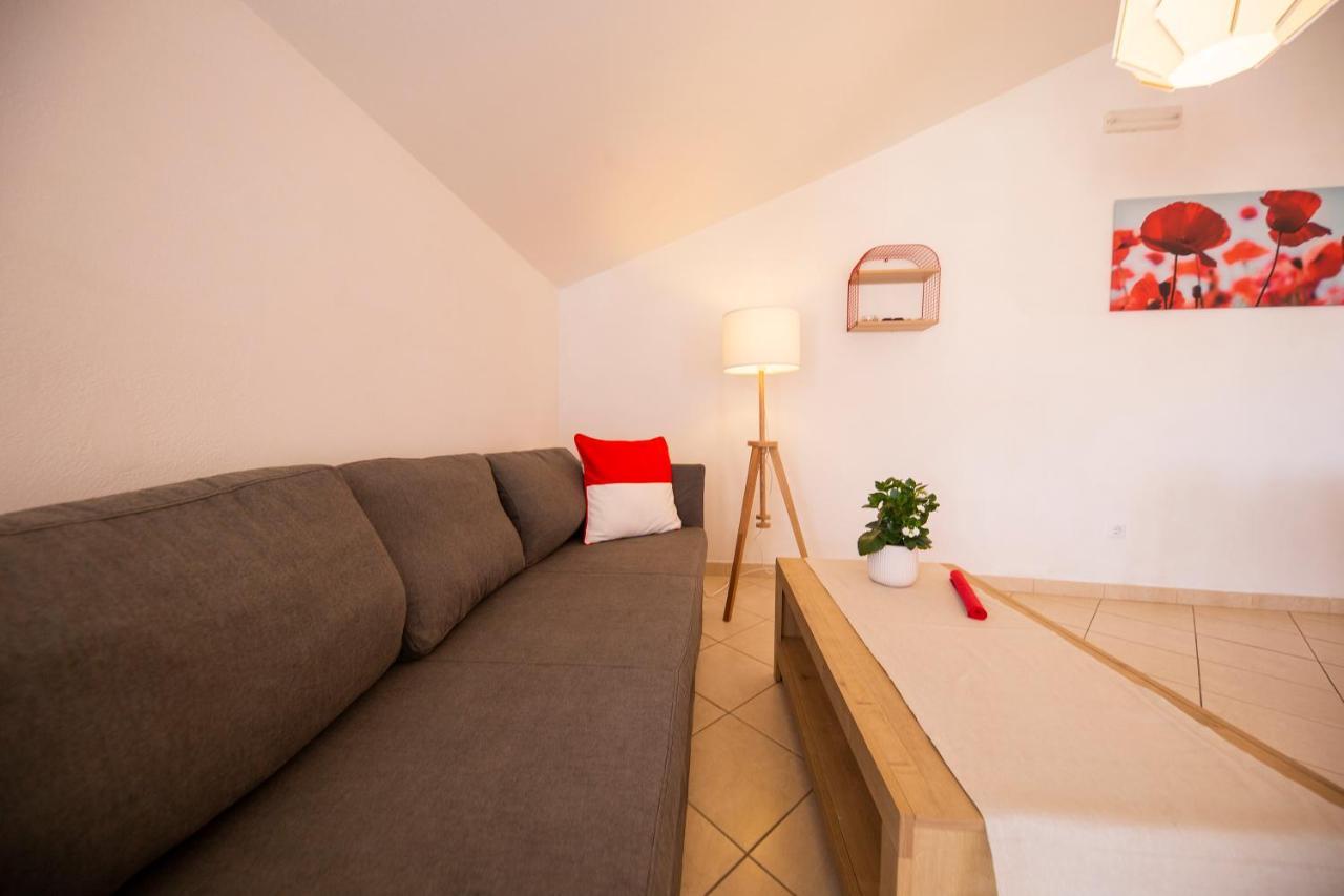 Apartments Leonarda Murter Exterior photo