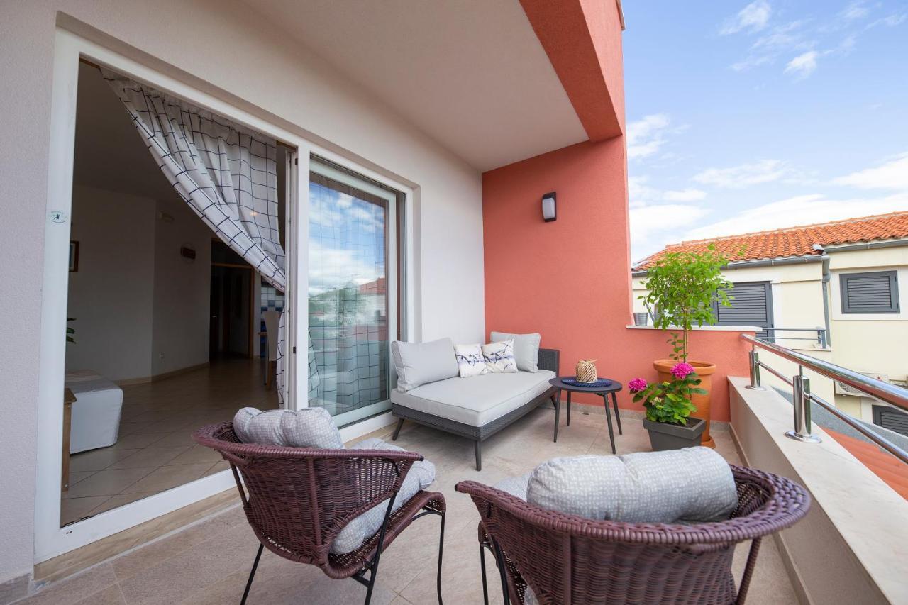 Apartments Leonarda Murter Exterior photo