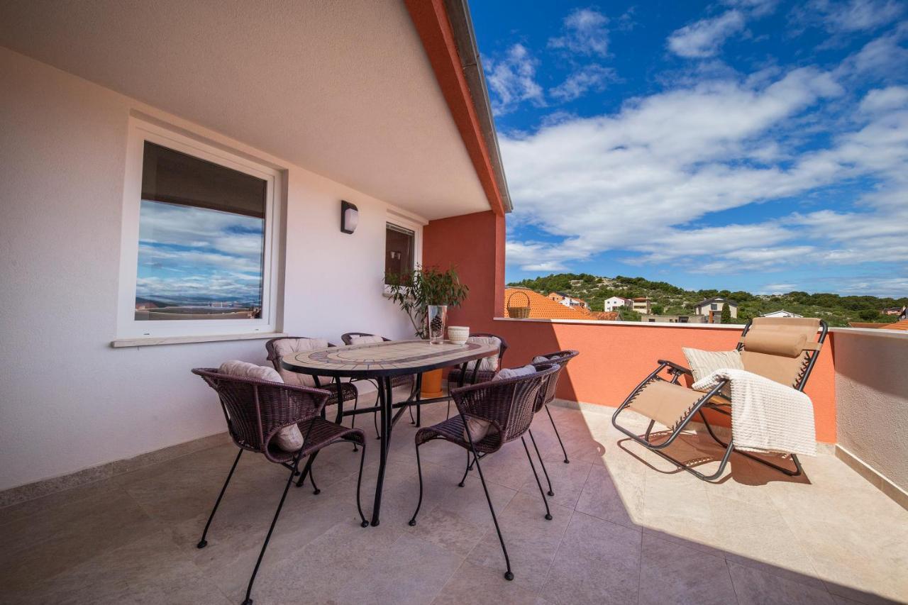 Apartments Leonarda Murter Exterior photo